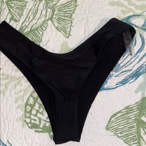 🦋SHEIN plain black bottoms!!